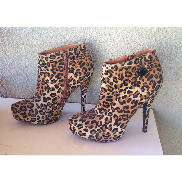 Suede leopard booties