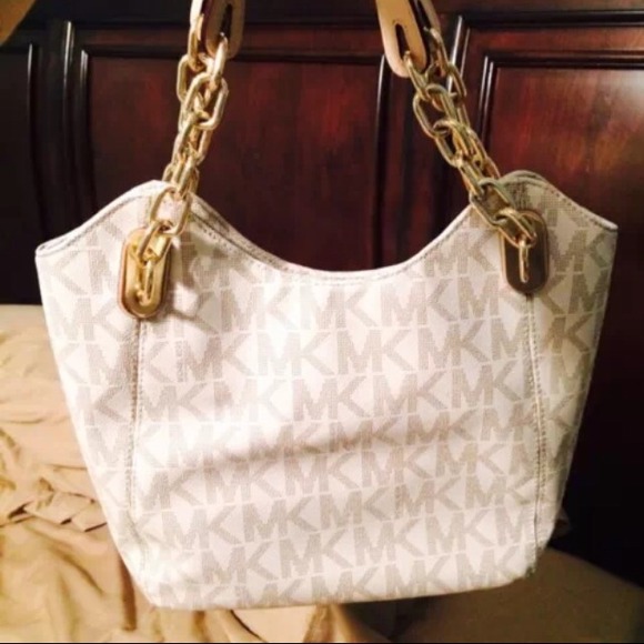 Michael Kors vanilla small handbag!