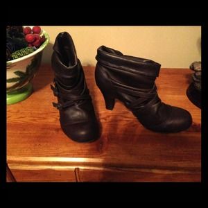 Ankle boots, lower price