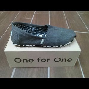 TOMS Black&White Earthwise Women's Vegan Classics