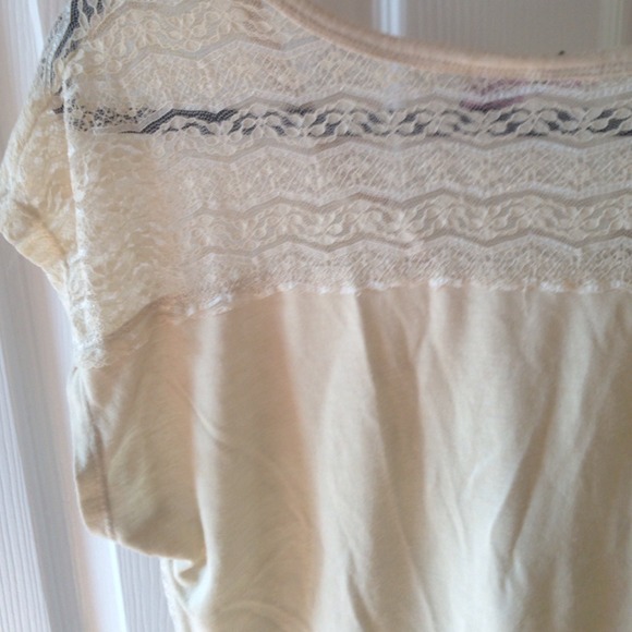 Creme Lace Top - Picture 3 of 3