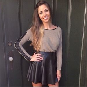 ❎Sold❎black faux leather skater skirt.