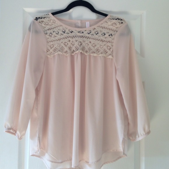 Blush Crochet top - Picture 1 of 2