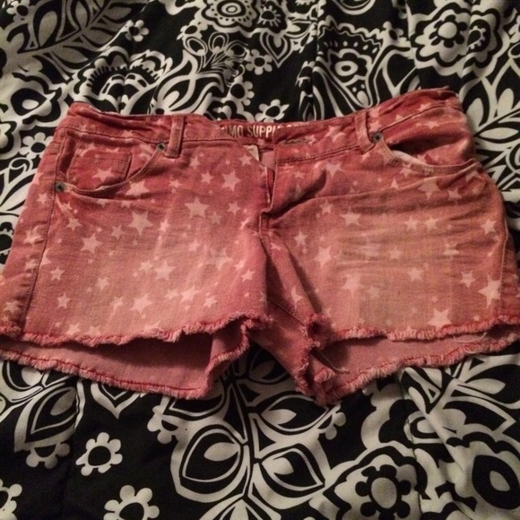 Shorts - Picture 2 of 3