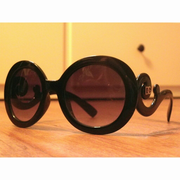 Black Sunglasses!