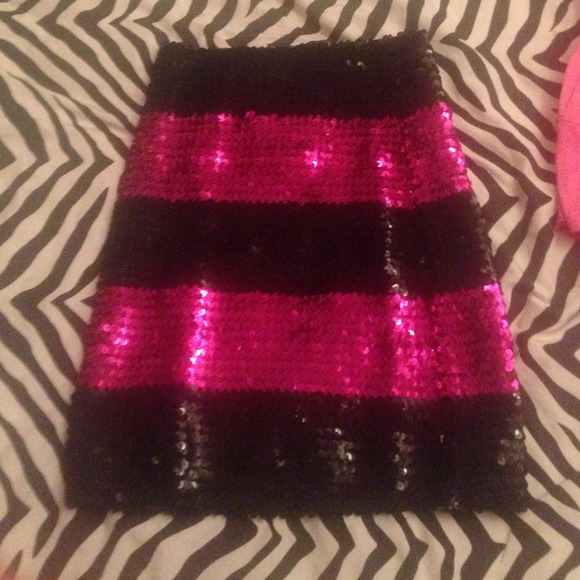 Forever 21 sequined skirt