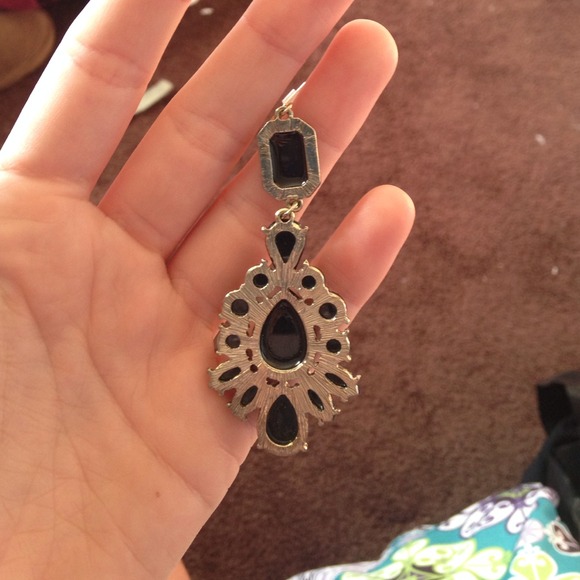 Black Earrings NEVER WORN - Picture 2 of 2