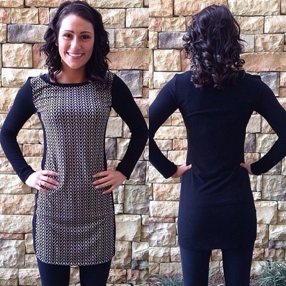 Black and taupe patterned sweater dress.