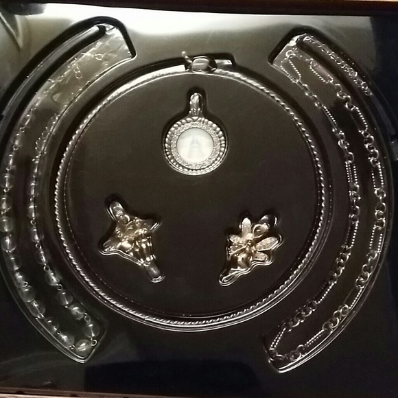 Set of necklace