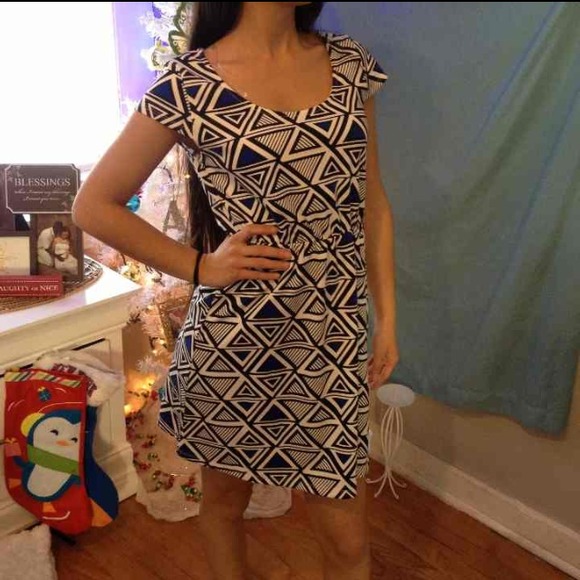 Brand new dress - Picture 2 of 2