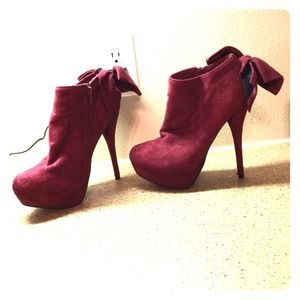 Burgundy booties! With bows