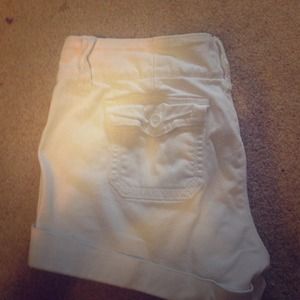 Ambercrombie & fitch white shorts😋