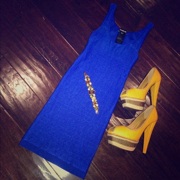 Bebe dress