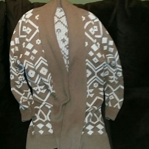 Tan and white geometrical cardigan
