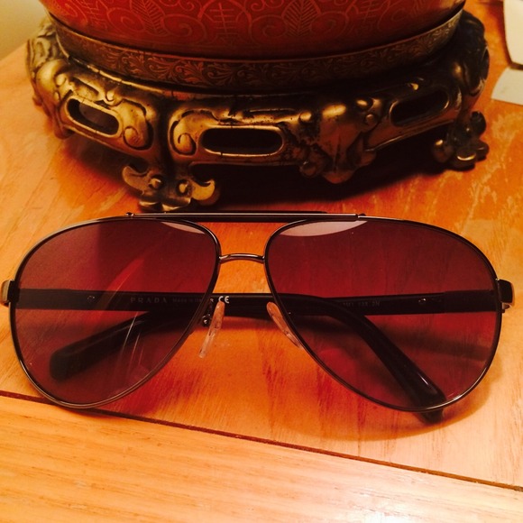 PRADA AVIATOR SUNNIES! AUTHENTIC. HOT SEXY AVIATOR
