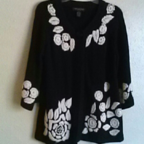 Sweater    "Flash  Sale "   Was  $25 - Picture 1 of 4