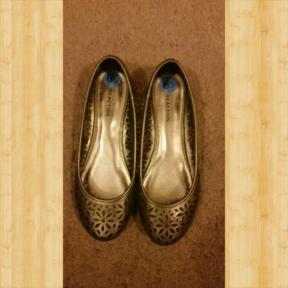 2x HOST PICK๐๐ Very comfy gold flats - Picture 3 of 3