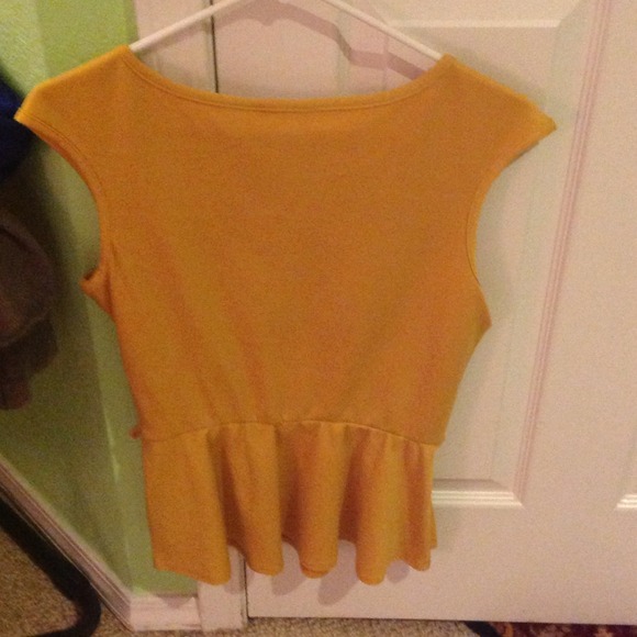 Cute, short, yellow tank 🌟🐥🚕