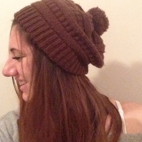 Accessories - Knit beanie