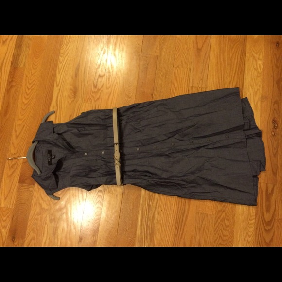 Low-high sleeveless dress