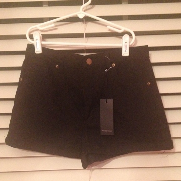 👽SOLD ON VINTED👽 F21 high waisted shorts NWT - Picture 1 of 2