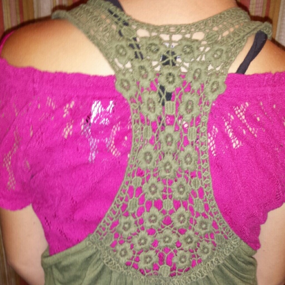 Olive green vest with crochet accent - Picture 2 of 2