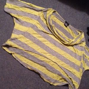 RUE 21 crop top