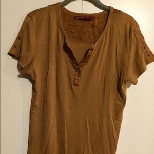 Dark tan tee
