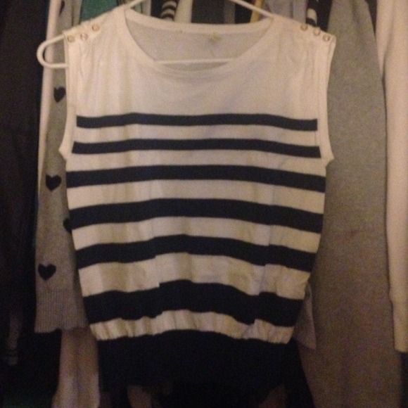 Blouse - Picture 2 of 3