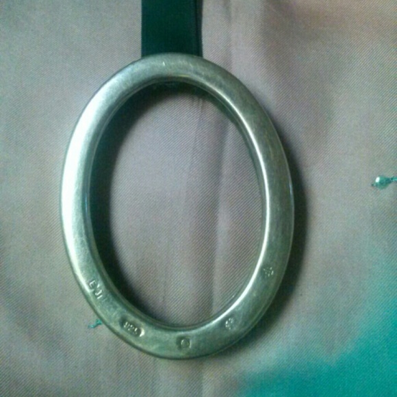 Bundle with free earrings