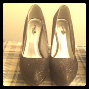 Sparkle Black Wedges!!