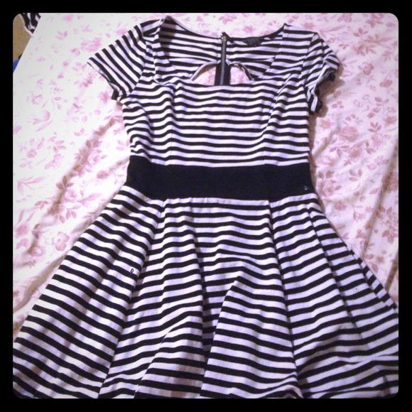 Short sleeves black and white summer dress - Picture 1 of 2