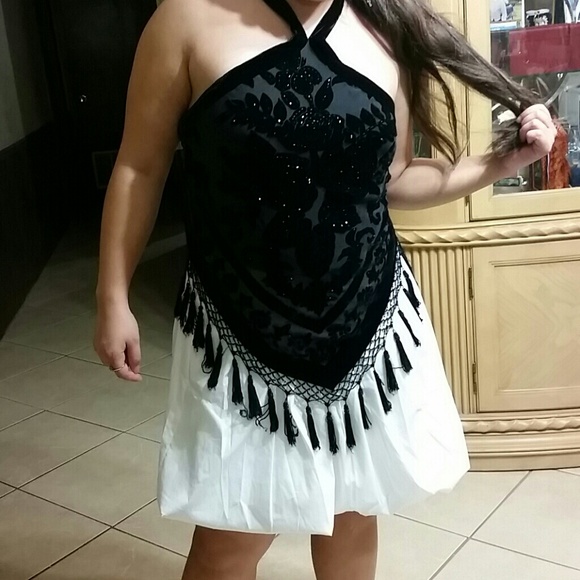 Cache Black sequence top  with dangling fringe