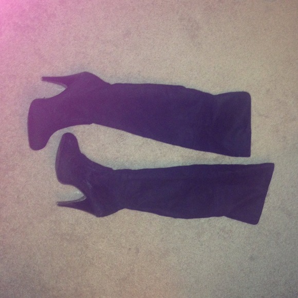 Shoes - Over the knee black suede boot