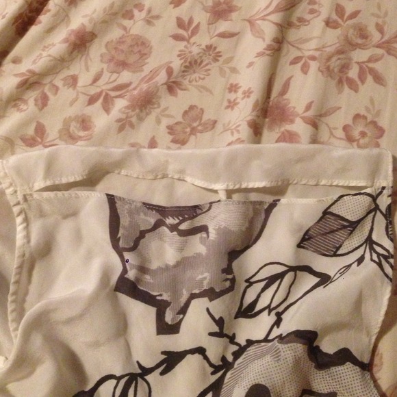 White semisheer flowey white top with black floral - Picture 3 of 3