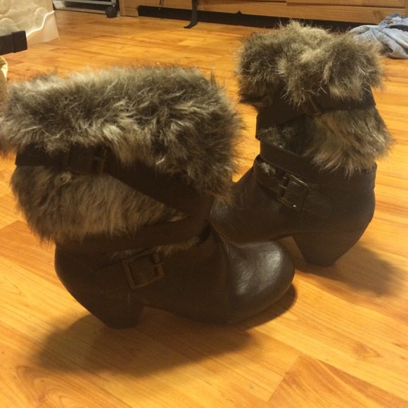 Fur boots