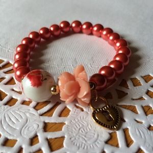 ❌SOLD❌ Floral pearl bracelet