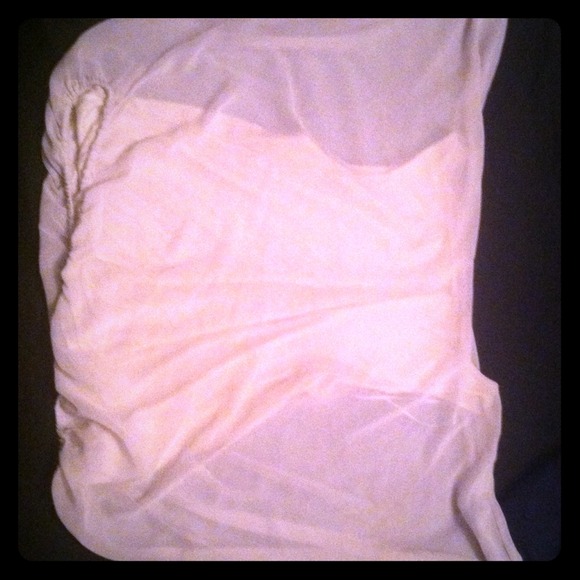 Jennifer Lopez white Dress shirt.