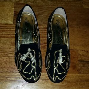 SOLD! Black & Gold Unique Flats Size 6