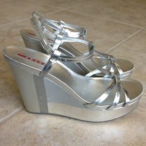 Silver wedges
