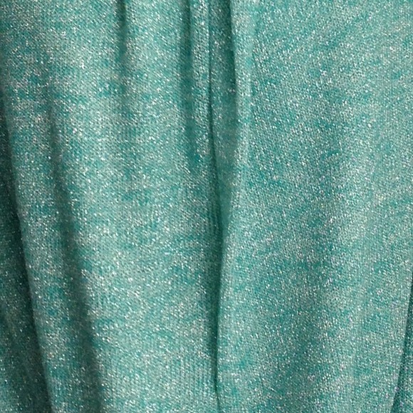 Handmade long infinity scarf - Picture 4 of 4