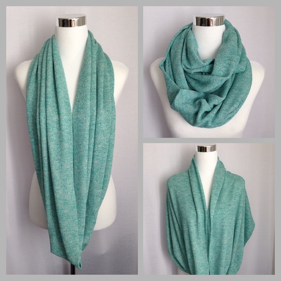 Handmade long infinity scarf - Picture 3 of 4