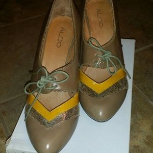 Aldo retro style pumps