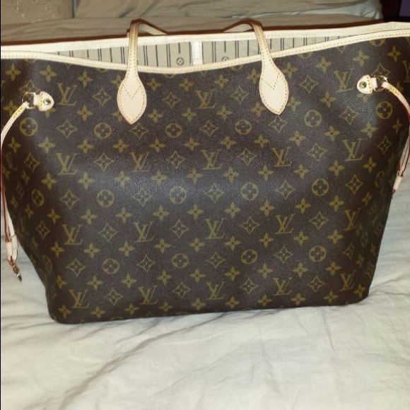 Authentic Neverfull GM 💞 traded.