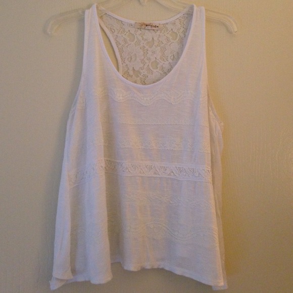 White lacy accented flowy tank top