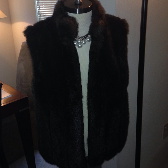Faux Fur Vest (Dark Brown)