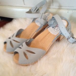 Maguba clog sandal like Swedish Hasbeens