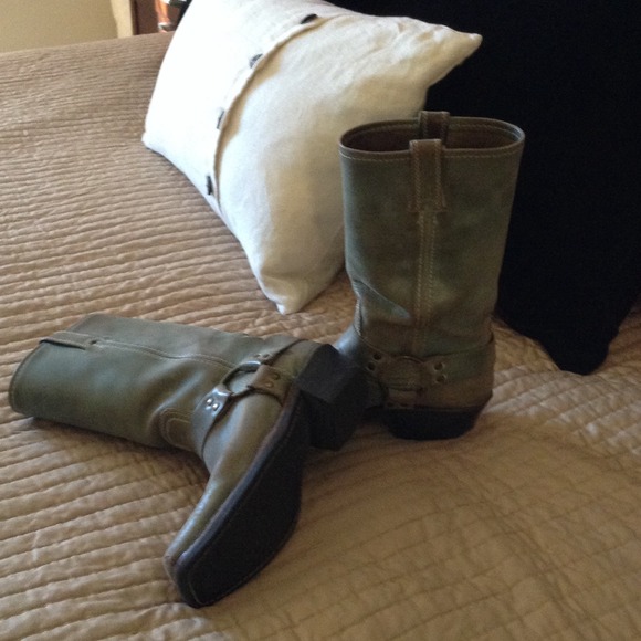 Frye vintage harness boots in green
