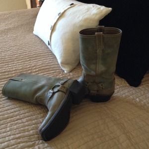 Frye vintage harness boots in green