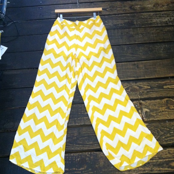Yellow chevron pallazzo
